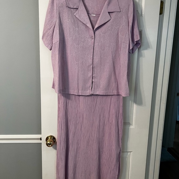 Beautiful!! 2 piece lavender dress and jacket - Picture 2 of 9